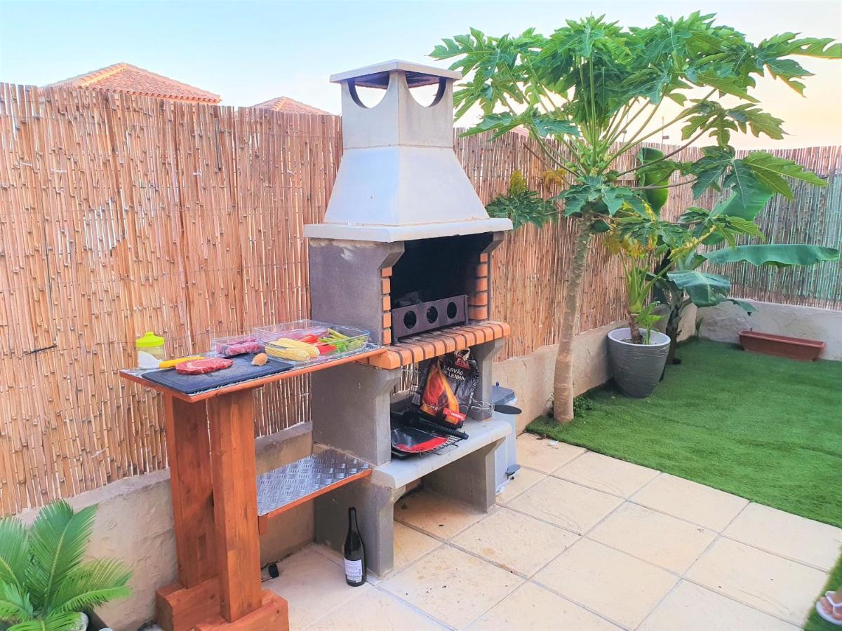 Espacioso Apartamento Con Preciosos Jardines Y Bbq Isla Plana Exterior foto